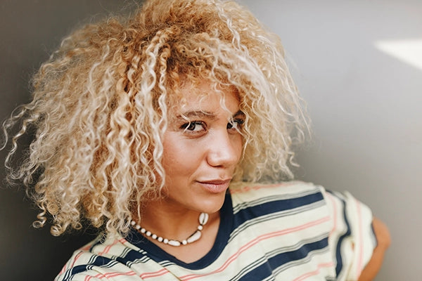 How Long to Leave Bleach on Hair